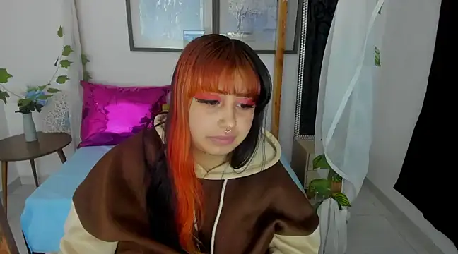 lussyevans24 online show from 01-28-25, 07:22