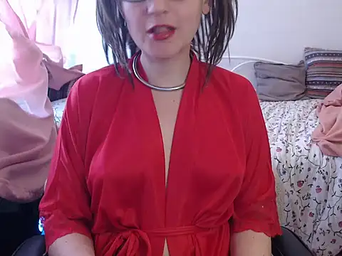 Snapshot of SofieStarlet chatting on 04-20-26, 01:58 SofieStarlet online show from 04-20-26, 01:58