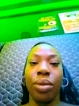 Snapshot of Cinderella_Jewels_ chatting on 03-01-25, 10:42 Cinderella Jewels online show from 03-01-25, 10:42