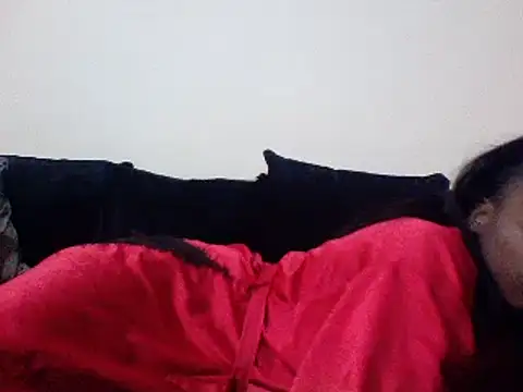 Snapshot of Cinderella_Jewels_ chatting on 03-19-25, 12:26 Cinderella Jewels online show from 03-19-25, 12:26