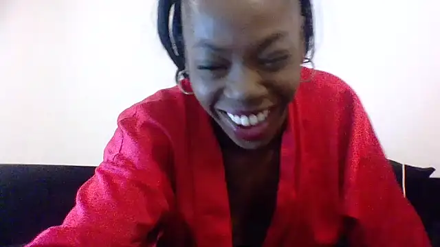 Snapshot of Cinderella_Jewels_ chatting on 09-20-25, 06:31 Cinderella Jewels online show from 09-20-25, 06:31