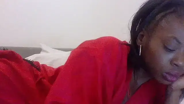 Snapshot of Cinderella_Jewels_ chatting on 09-24-25, 12:36 Cinderella Jewels online show from 09-24-25, 12:36