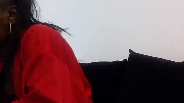 Snapshot of Cinderella_Jewels_ chatting on 10-20-25, 10:16 Cinderella Jewels online show from 10-20-25, 10:16