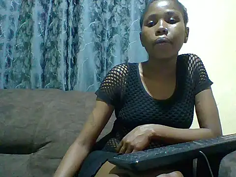 miss lyne001 online show from 09-12-25, 04:07