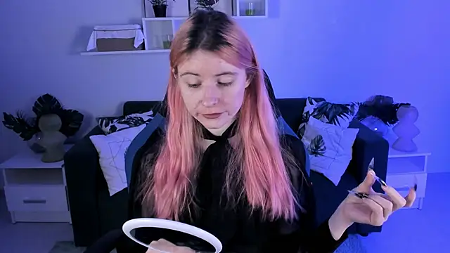 LexiWenford online show from 01-15-25, 05:50