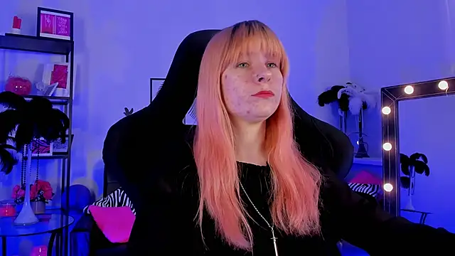 LexiWenford online show from 02-20-25, 06:17