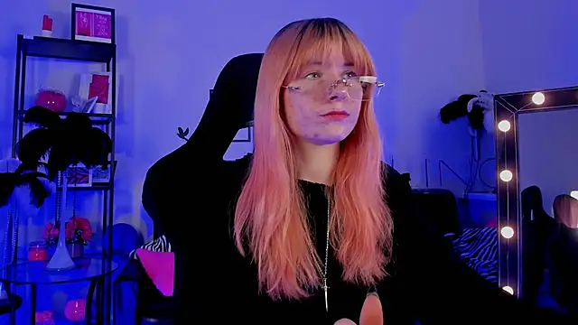 LexiWenford online show from 02-20-25, 09:22