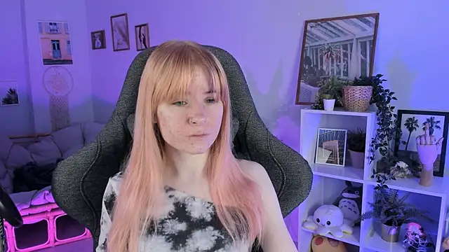 LexiWenford online show from 03-04-25, 02:38