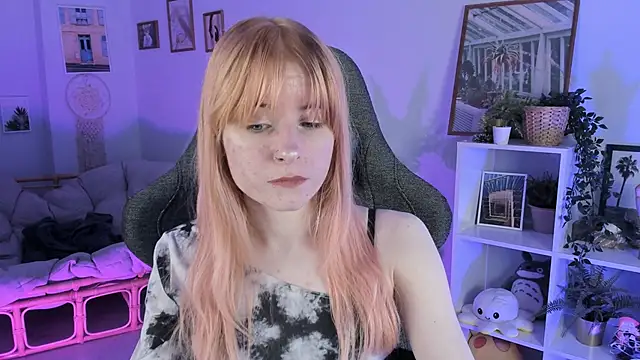 LexiWenford online show from 03-04-25, 05:42