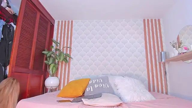 Snapshot of PamelaReall chatting on 01-14-25, 01:26 PamelaReall online show from 01-14-25, 01:26