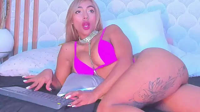 Snapshot of PamelaReall chatting on 02-02-25, 07:09 PamelaReall online show from 02-02-25, 07:09