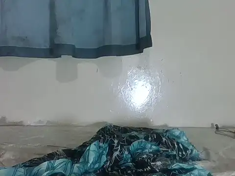 Snapshot of Wet_goddess20 chatting on 10-15-25, 08:53 Wet goddess20 online show from 10-15-25, 08:53