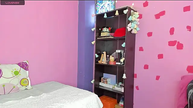 Snapshot of kittyzenn chatting on 01-16-25, 03:35 kittyzenn online show from 01-16-25, 03:35