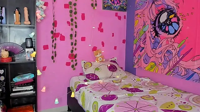 Snapshot of kittyzenn chatting on 03-09-25, 07:12 kittyzenn online show from 03-09-25, 07:12