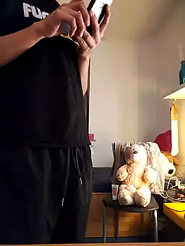 Snapshot of Dennis_2024 chatting on 01-11-25, 08:00 Dennis 2024 online show from 01-11-25, 08:00