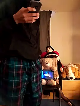 Snapshot of Dennis_2024 chatting on 01-12-25, 08:04 Dennis 2024 online show from 01-12-25, 08:04