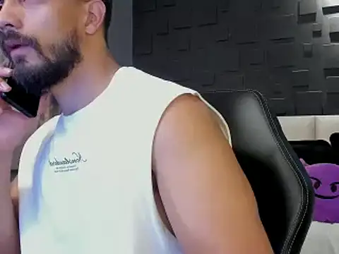 DannSaenz online show from 02-04-25, 02:17