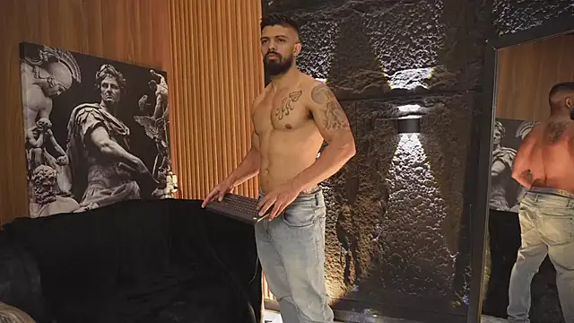 DannSaenz online show from 10-05-25, 01:42