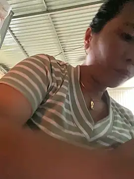 Snapshot of Linaannn chatting on 07-14-26, 03:11 Linaannn online show from 07-14-26, 03:11