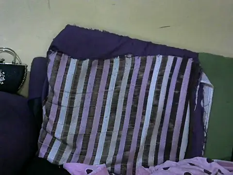 Snapshot of Thicky_ridder chatting on 03-21-25, 07:13 Thicky ridder online show from 03-21-25, 07:13