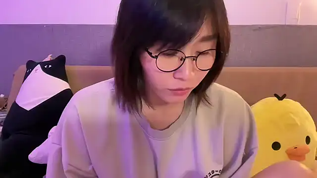 Snapshot of Ashepova000 chatting on 12-10-24, 12:05 Ashepova000 online show from 12-10-24, 12:05