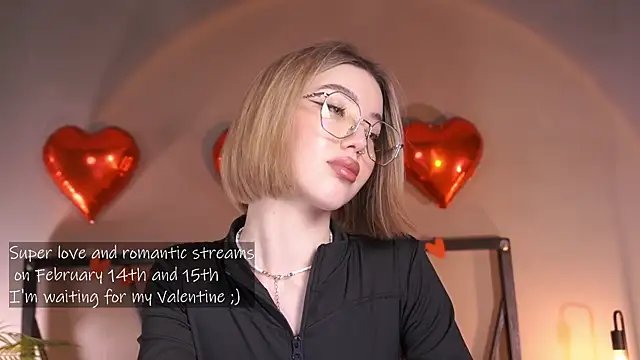 Snapshot of LindaThacker chatting on 02-13-25, 11:17 LindaThacker online show from 02-13-25, 11:17