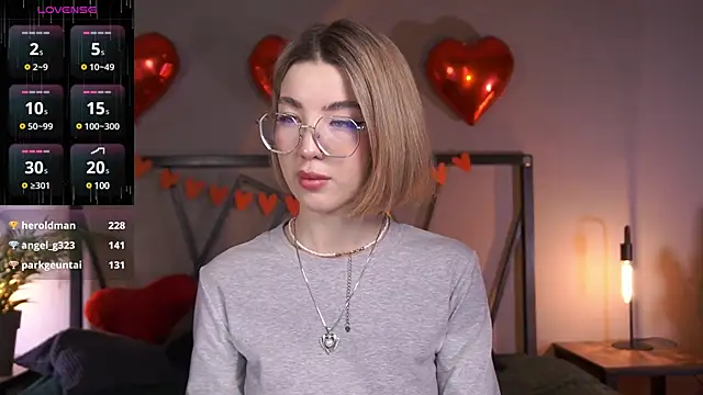 Snapshot of LindaThacker chatting on 02-17-25, 11:23 LindaThacker online show from 02-17-25, 11:23