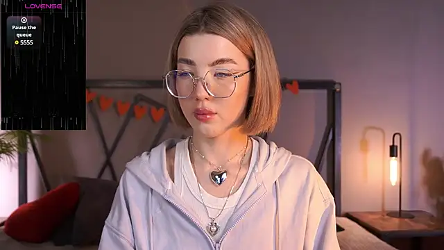 Snapshot of LindaThacker chatting on 03-06-25, 08:19 LindaThacker online show from 03-06-25, 08:19