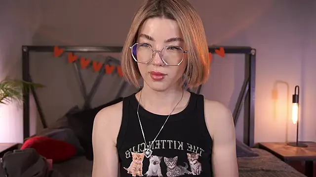 Snapshot of LindaThacker chatting on 03-12-25, 11:09 LindaThacker online show from 03-12-25, 11:09