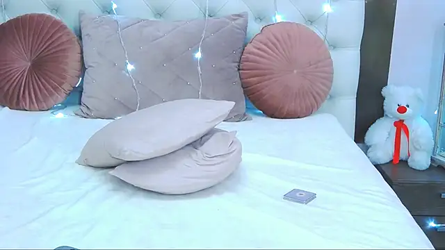 VioletUmi online show from 12-01-24, 04:29