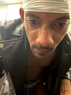 Snapshot of esteraulxxx chatting on 10-05-25, 04:44 esteraulxxx online show from 10-05-25, 04:44