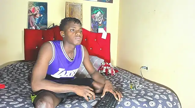 Snapshot of blackWhite_hot chatting on 02-04-25, 10:43 blackWhite hot online show from 02-04-25, 10:43