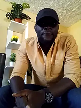 Snapshot of ClinDi chatting on 02-26-25, 12:36 ClinDi online show from 02-26-25, 12:36