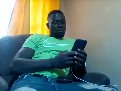 Snapshot of ClinDi chatting on 10-15-25, 01:11 ClinDi online show from 10-15-25, 01:11