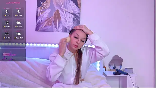 Snapshot of Veronica_leal chatting on 09-28-25, 11:04 Veronica leal online show from 09-28-25, 11:04