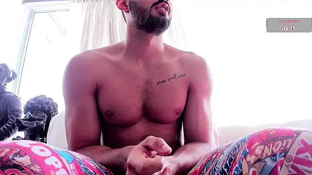 Snapshot of Joao_Batista_Oficial chatting on 10-13-25, 03:23 Joao Batista Oficial online show from 10-13-25, 03:23