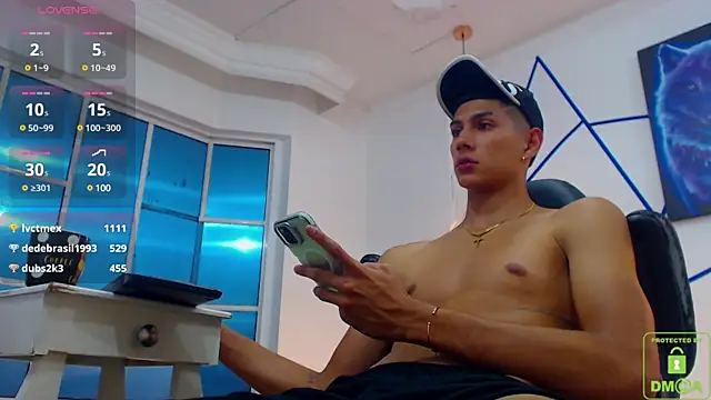 Snapshot of Valerio_20 chatting on 12-15-24, 07:13 Valerio 20 online show from 12-15-24, 07:13