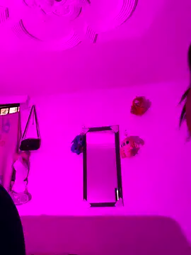 Lina10 online show from 11-14-25, 10:40