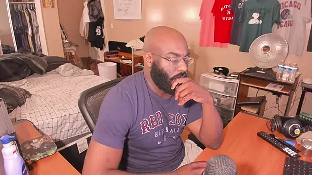 Snapshot of MrChuckDailyXXX chatting on 11-22-25, 02:10 MrChuckDailyXXX online show from 11-22-25, 02:10