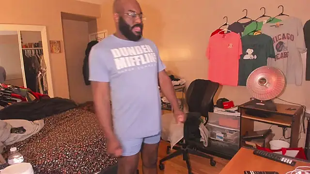 Snapshot of MrChuckDailyXXX chatting on 01-10-26, 06:04 MrChuckDailyXXX online show from 01-10-26, 06:04