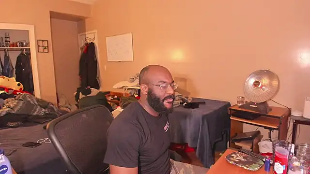 Snapshot of MrChuckDailyXXX chatting on 03-01-26, 05:53 MrChuckDailyXXX online show from 03-01-26, 05:53