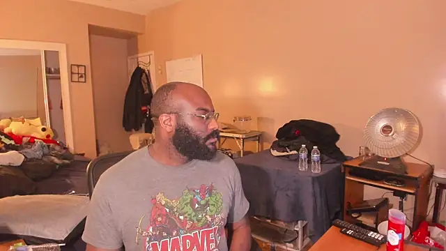 Snapshot of MrChuckDailyXXX chatting on 04-16-26, 03:18 MrChuckDailyXXX online show from 04-16-26, 03:18