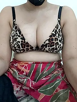 Snapshot of Prity-1 chatting on 11-01-25, 04:03 Prity-1 online show from 11-01-25, 04:03