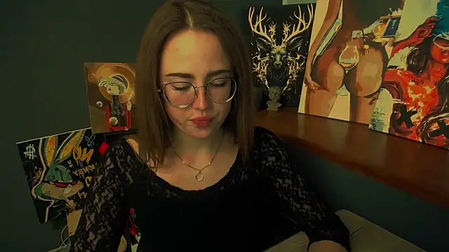 Snapshot of luxie_milady chatting on 04-21-26, 01:39 luxie milady online show from 04-21-26, 01:39