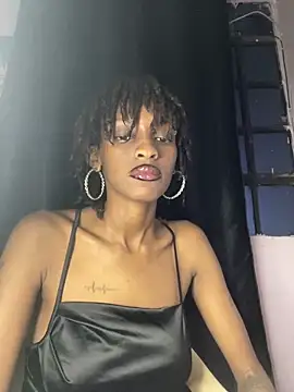 Snapshot of Tee_babygirl1 chatting on 12-18-24, 05:52 Tee babygirl1 online show from 12-18-24, 05:52