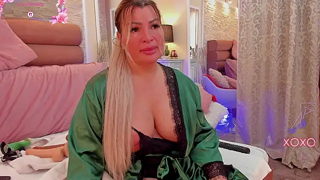 ArianaCroft online show from 05-06-26, 06:52