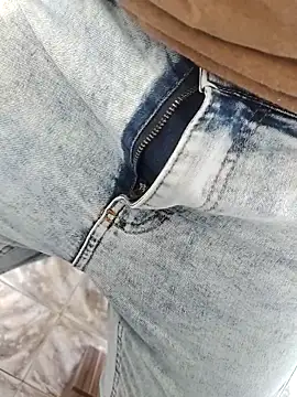 Snapshot of OLAJONES chatting on 09-10-25, 04:51 OLAJONES online show from 09-10-25, 04:51