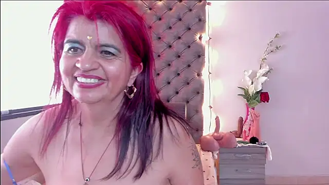 Snapshot of RoxetteMature chatting on 01-25-25, 05:40 RoxetteMature online show from 01-25-25, 05:40