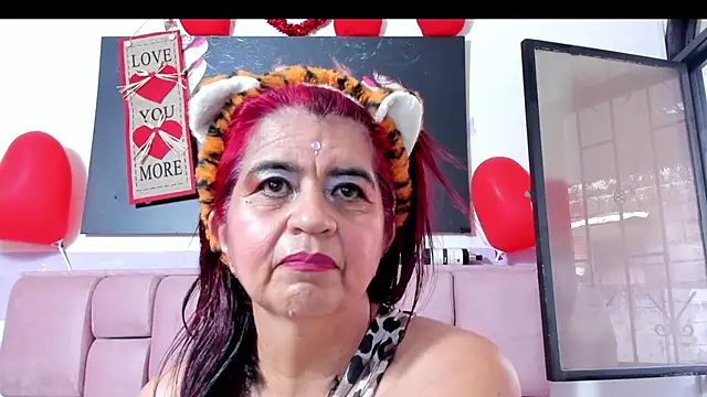 Snapshot of RoxetteMature chatting on 02-07-25, 11:45 RoxetteMature online show from 02-07-25, 11:45