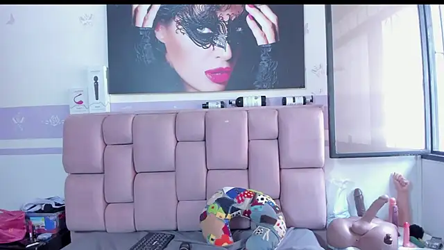 Snapshot of RoxetteMature chatting on 03-12-25, 06:00 RoxetteMature online show from 03-12-25, 06:00